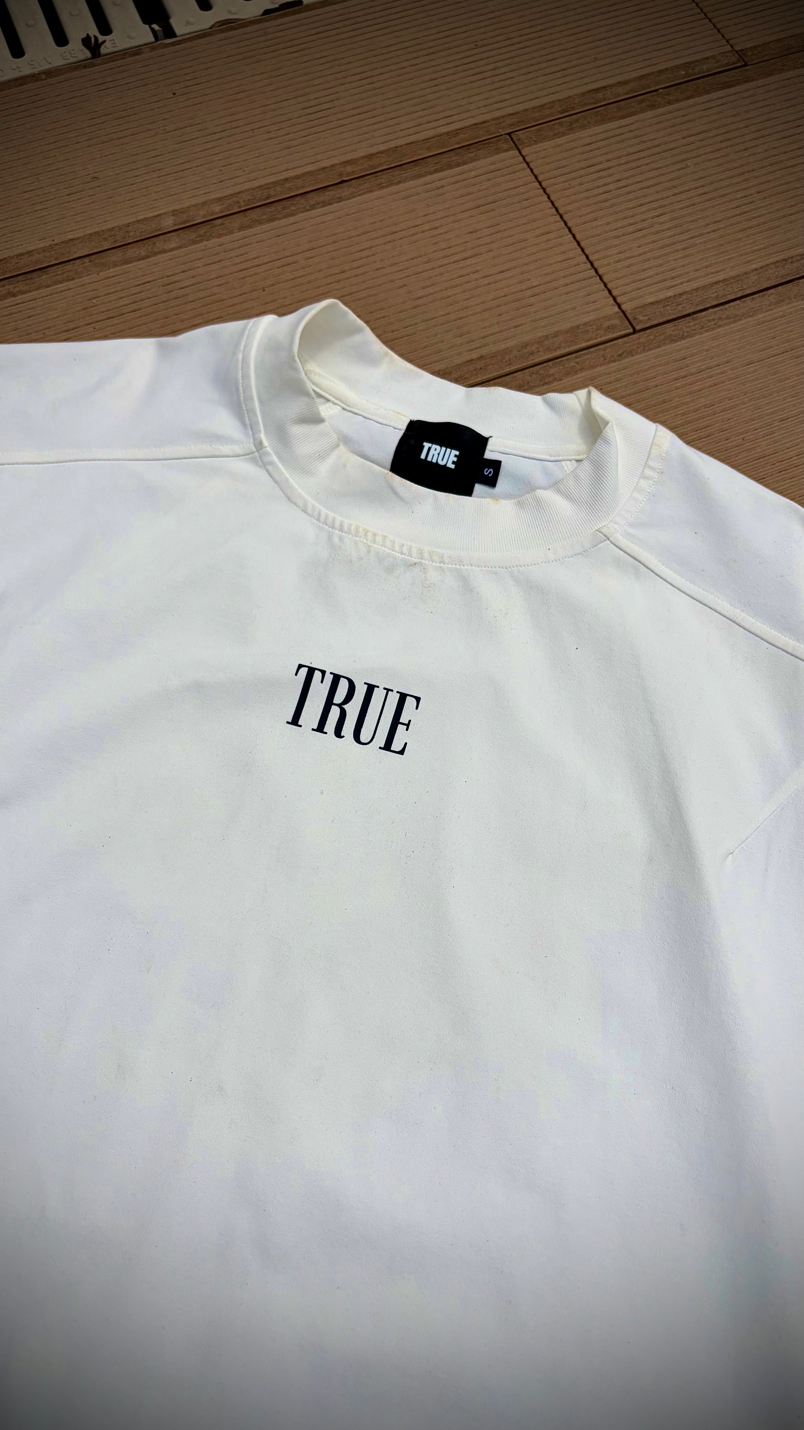 TRUE STRTWR Different White Tee