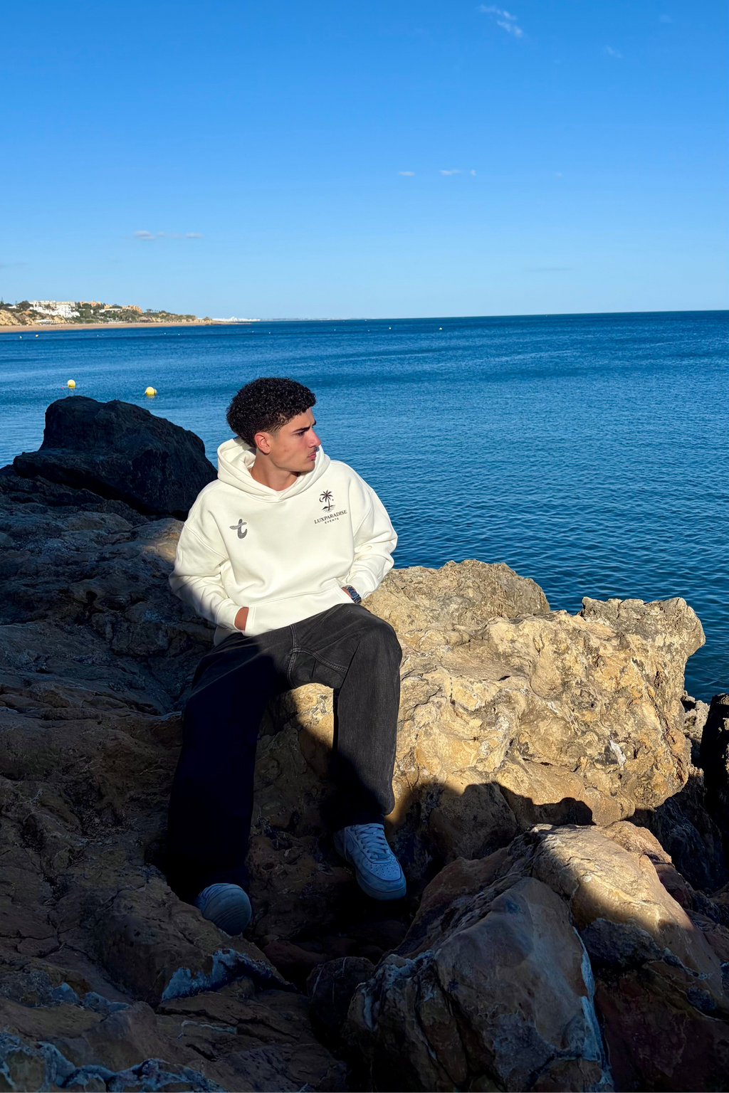 x LUXPARADISE White Sweat